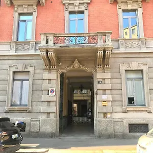 Casa Cairoli , Milano Italia