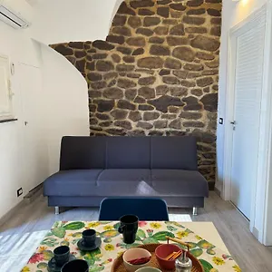 Casa Terme Della Rotonda , Aeroporto di Catania Fontana Rossa Italia